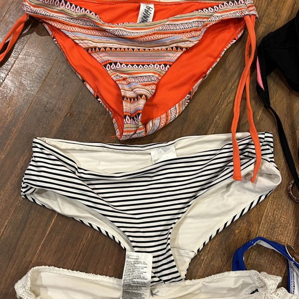 Bathing suit bundle. - Picture 9 of 12
